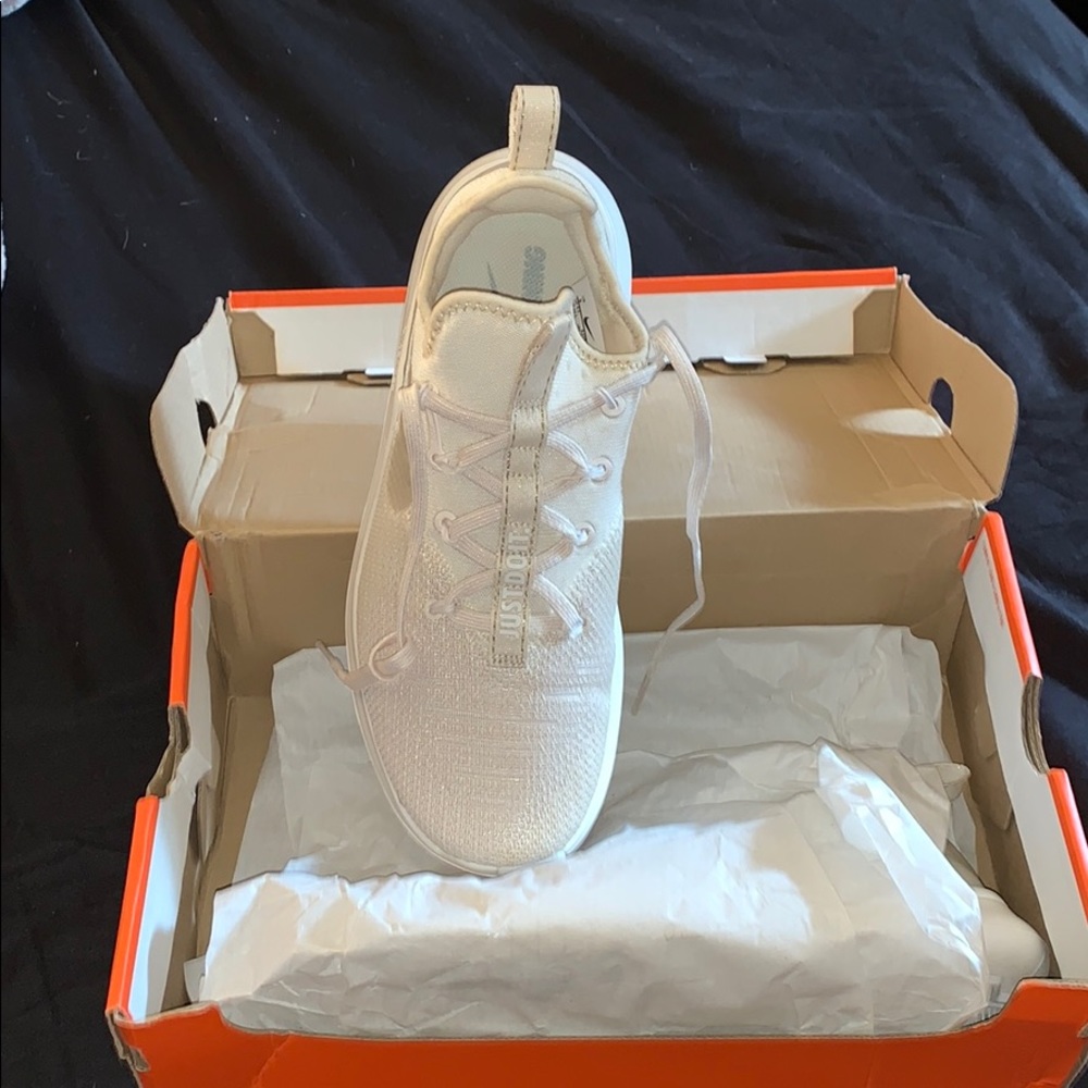 Beautiful cream and gold accent Nike free runs